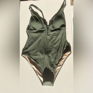 NWT Shade and Shore Women's Cheeky One Piece Swimsuit in Olive Green SIze XL